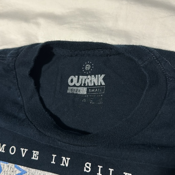 OUTRNK short sleeve tee . - Picture 3 of 6